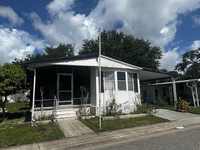 2nd image of 15666 49th St N 1097-lot 1097