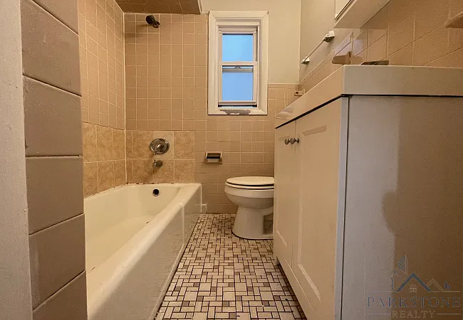 3 bed, 1000 sqft, $2,250 — Photo 3