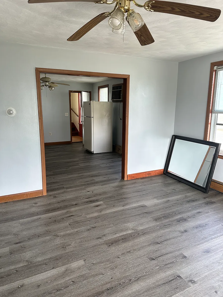 Building Photo - 64 Forest Ave #3