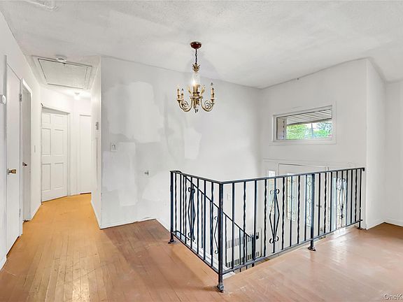 4th image of 256 Vanderbilt Avenue