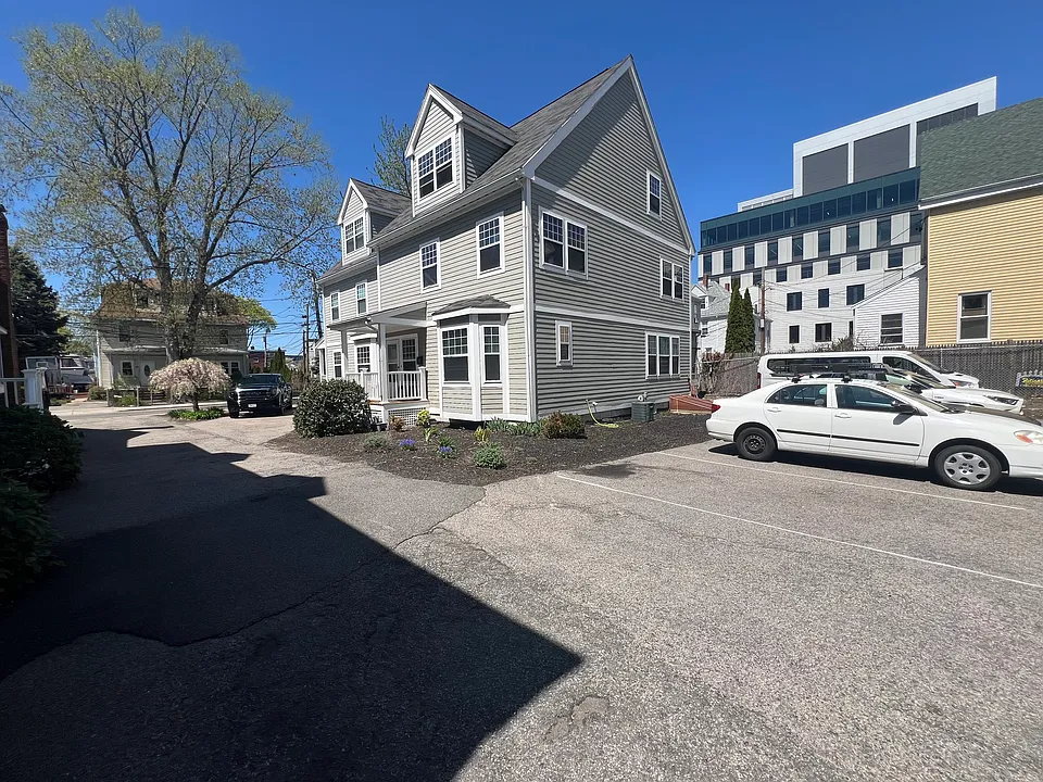 40 Westford St #40