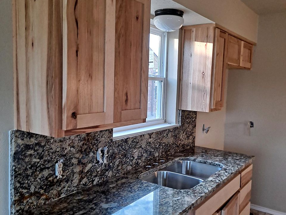2nd image of 208 Southland Dr