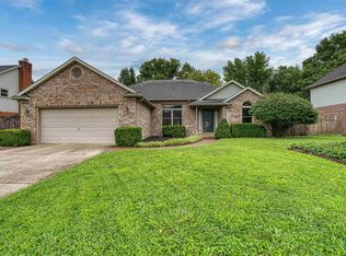 8900 Shadow Ridge Dr, Newburgh, IN 47630