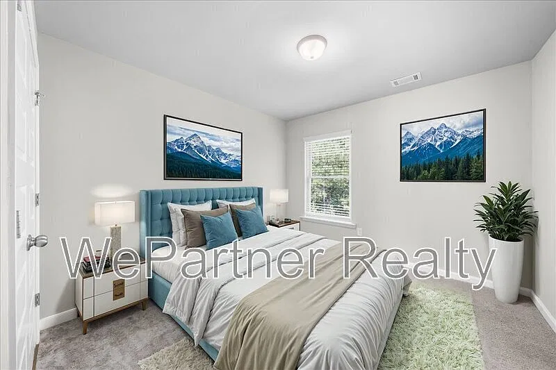 4 bed, 2.5 bath, 1756 sqft, $1,900 — Photo 3