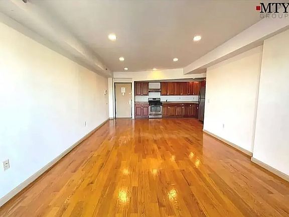 3rd image of 58-28 44th Ave #3GB
