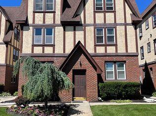 36 The Cres APT 8, Babylon, NY 11702