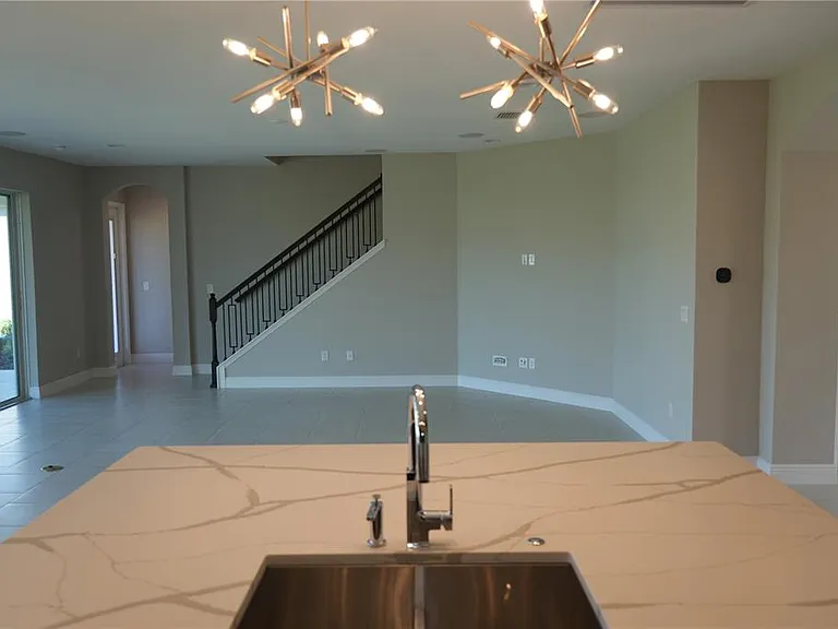 5450 Wayfarer Ave — Photo 6