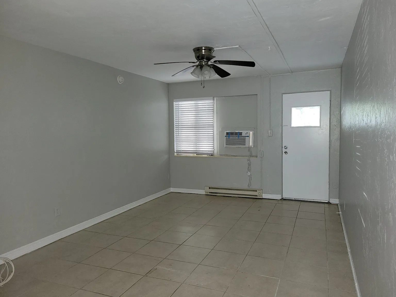 Studio, 325 sqft, $1,095 — Photo 4