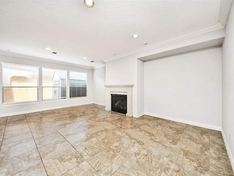 2046 Palm Forest Ln — Photo 17