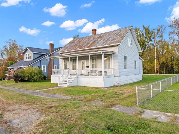 811 E Main St, Greenup, KY 41144