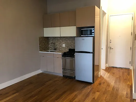 Rented by Arvik Group Real Estate | media 71