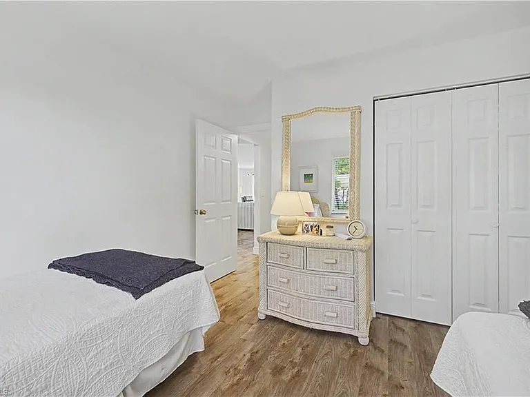 7065 Dennis Cir #F103 — Photo 20