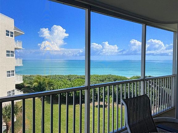 3rd image of 529 NE Plantation Rd APT 310