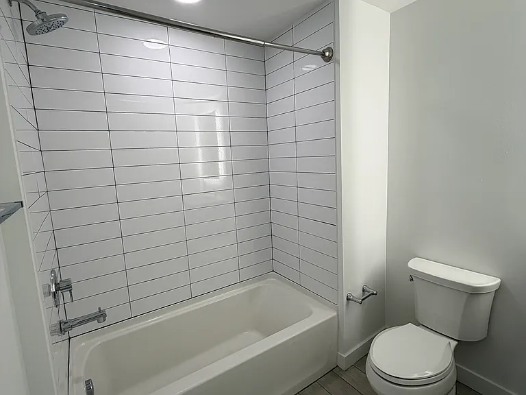 40 NE 28th St #B2 — Photo 18