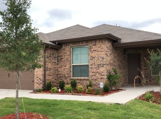 312 Foxhunter St, Fort Worth, TX 76131