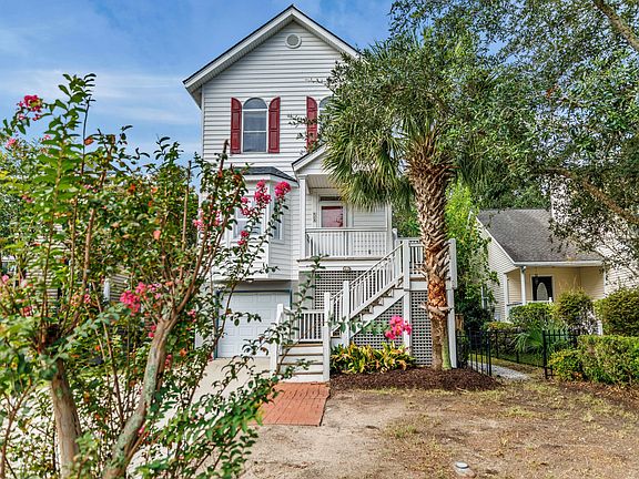 4th image of 819 Harbor Place Dr