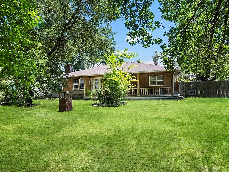 18718 Vickers Rd — Photo 42