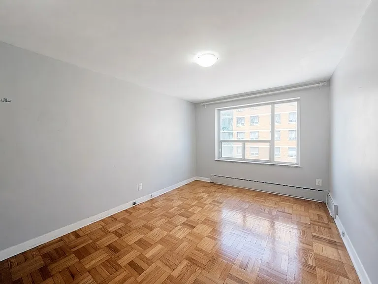 420 Eglinton Ave E #406 — Photo 8