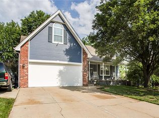 840 NE Aaron Dr, Lees Summit, MO 64086