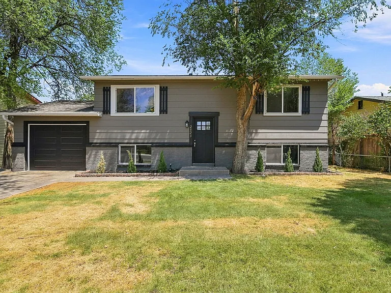 2523 Ember Dr — Photo 1