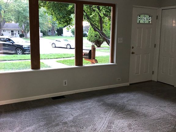 4th image of 111 N Evanslawn Ave