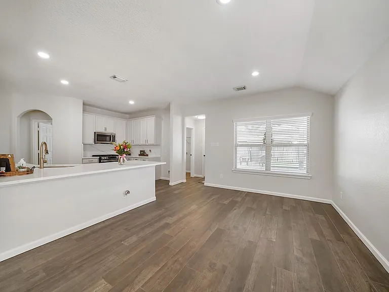 3301 Clover Hill Ln — Photo 17