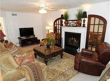 2nd image of 828 Stonebridge Dr