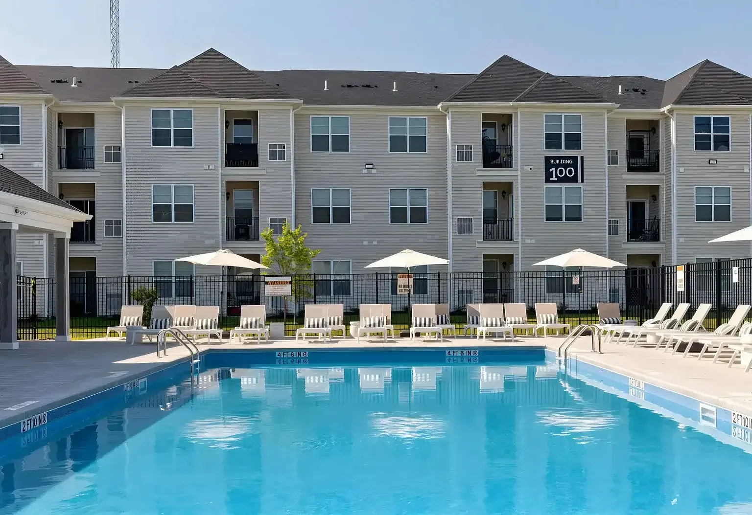 The Paragon Apartments — Photo 2
