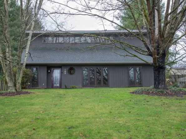 168 Valley View Dr, Abingdon, VA 24210