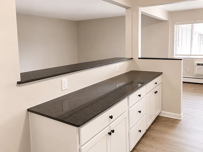 Country Manor Apartment Homes — Photo 9