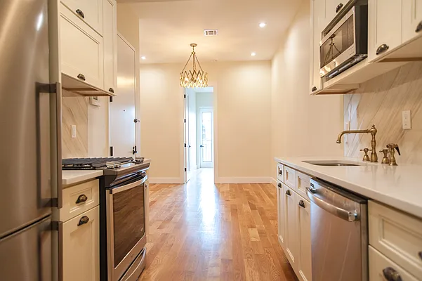 Rented by Nooklyn NYC LLC | media 136