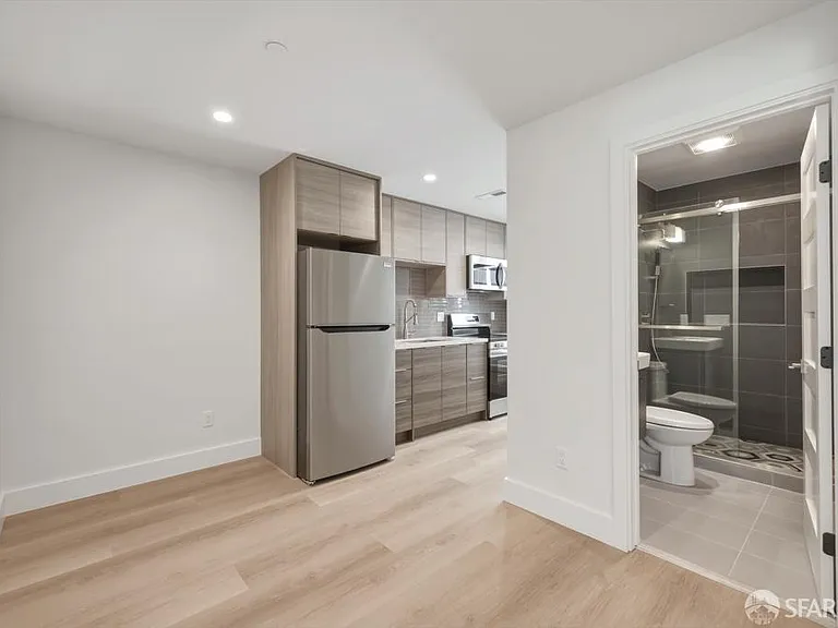 1700 19th Ave #9 — Photo 16