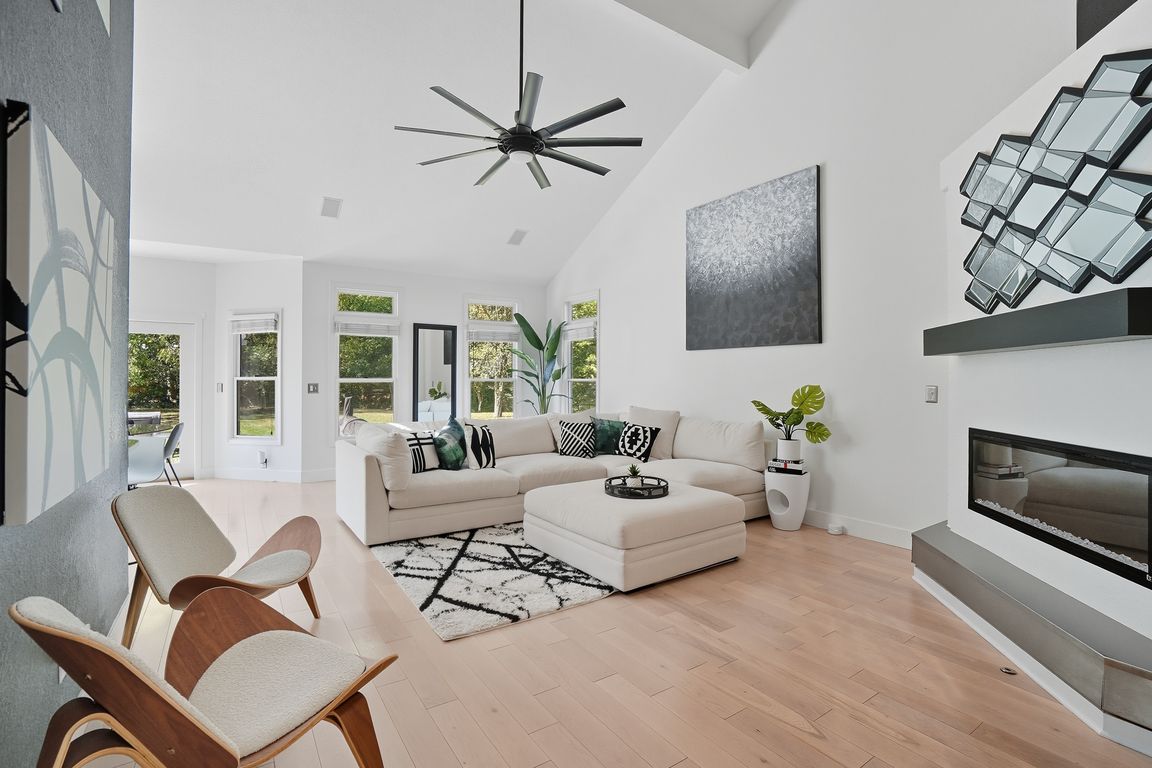 next background image