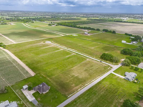 3909 Chemin Belle Ter, Maurice, LA 70555