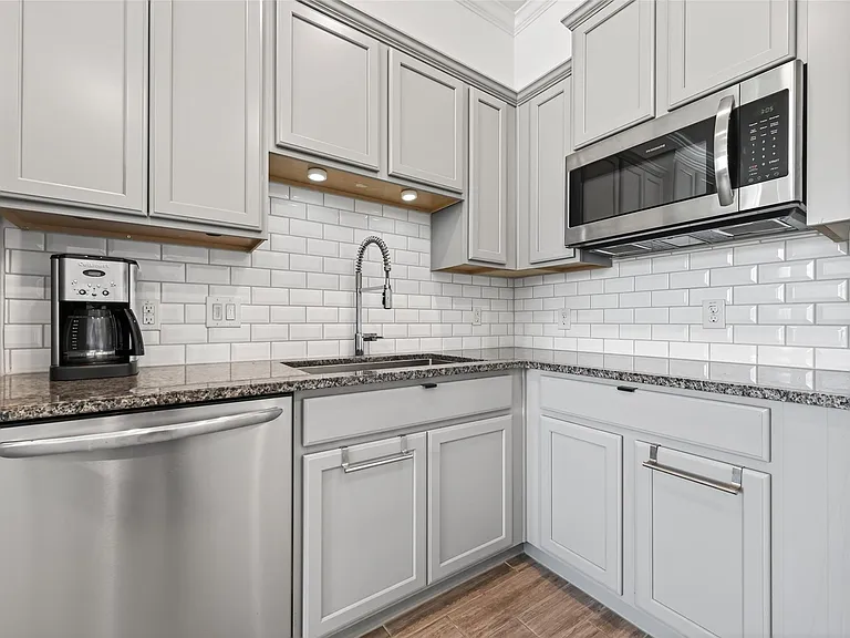 19115 Falkenstein Castle Way — Photo 32