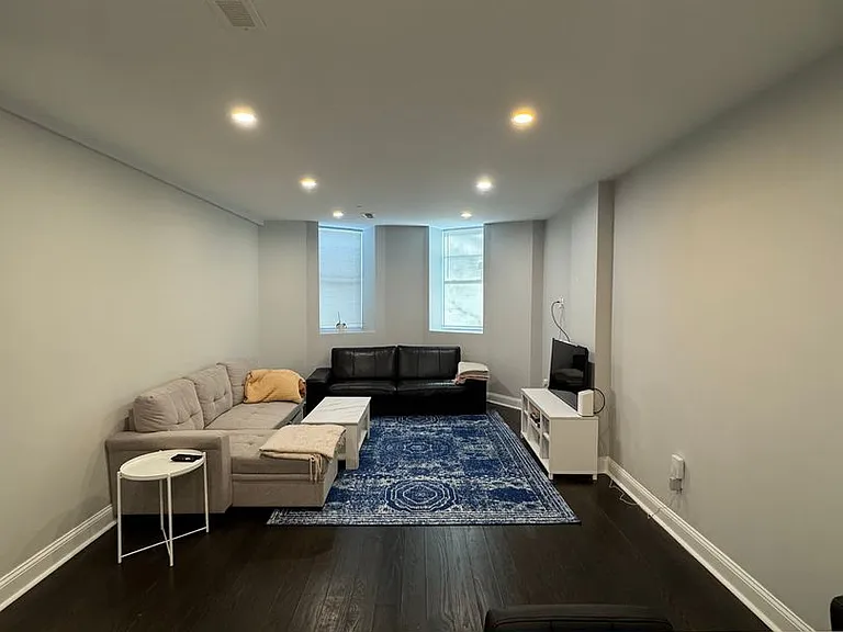 7 Strathmore Rd #A — Photo 2