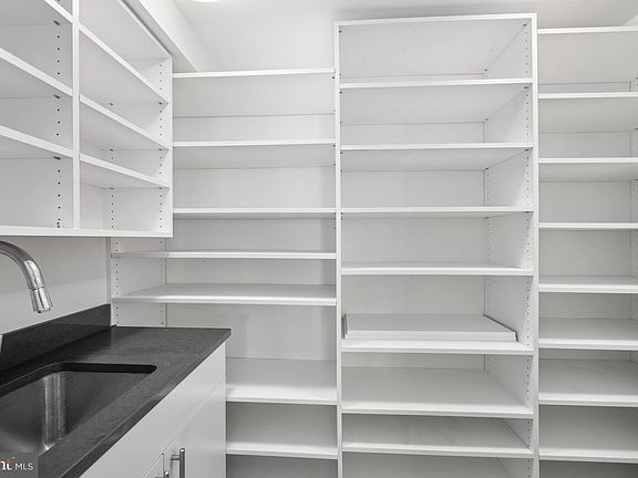 5th image of 2002 Massachusetts Ave NW #R-3