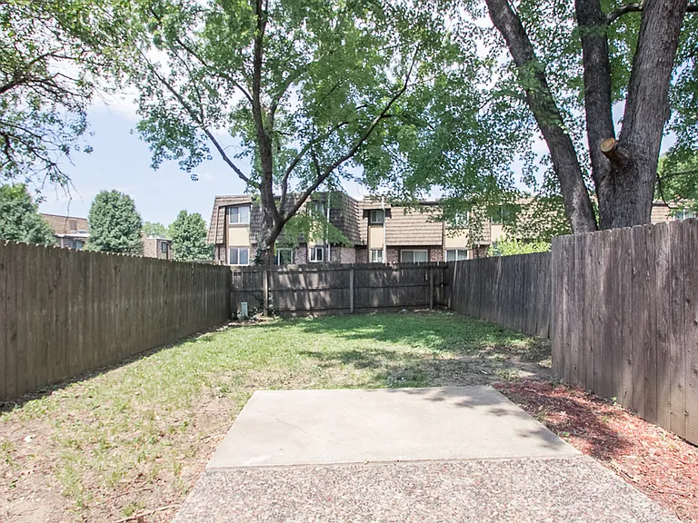 10724 W 88th Ter — Photo 18