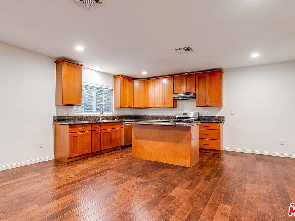 1st image of 4846 Oakwood Ave