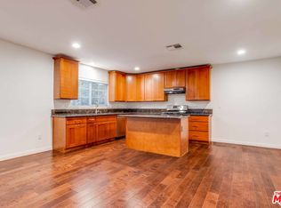 4846 Oakwood Ave, Los Angeles, CA 90004