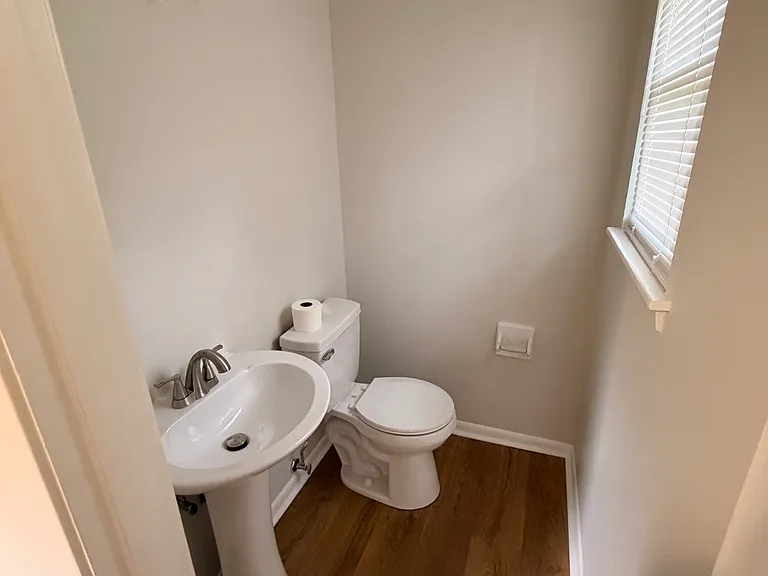 313 Kingston Rd — Photo 9