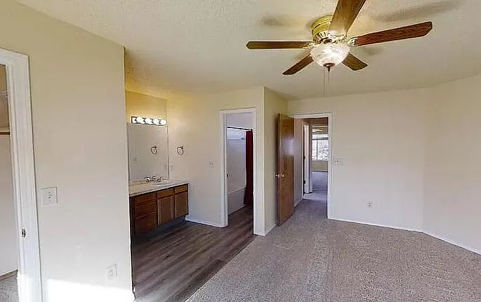 7836 Scarborough Dr — Photo 9