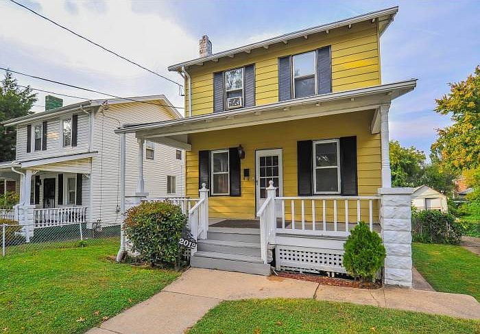 2012 Otis St NE