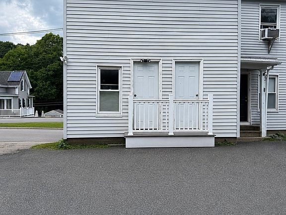 4th image of 58 Stevens St