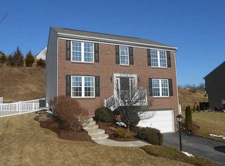 5420 Forest Edge Dr, Mc Donald, PA 15057