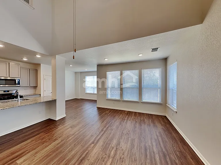 2738 Lillybrook Ln — Photo 5