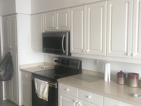 5th image of 200 Harbor Walk Dr #2