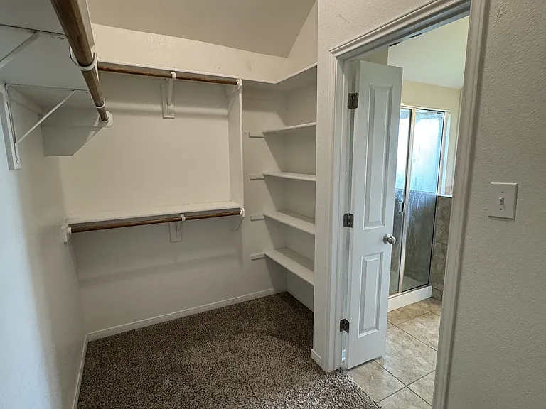 5611 Markham Dr — Photo 24