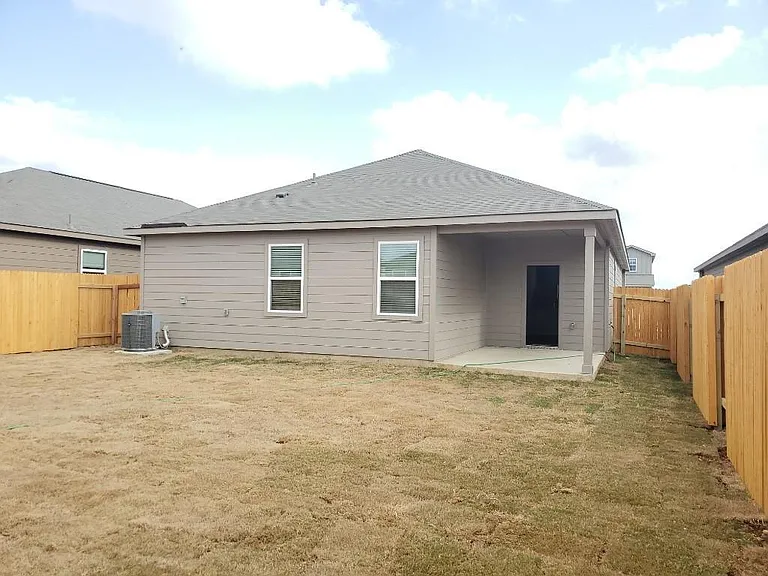 136 Constitution St — Photo 16
