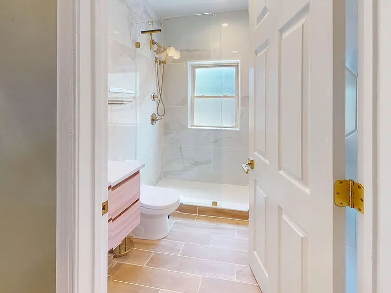 412 19th St NE #301 — Photo 9